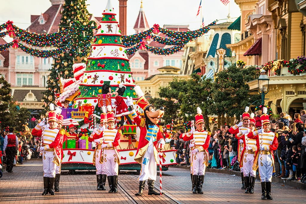 kerstparade-disneyland-parijs-2026