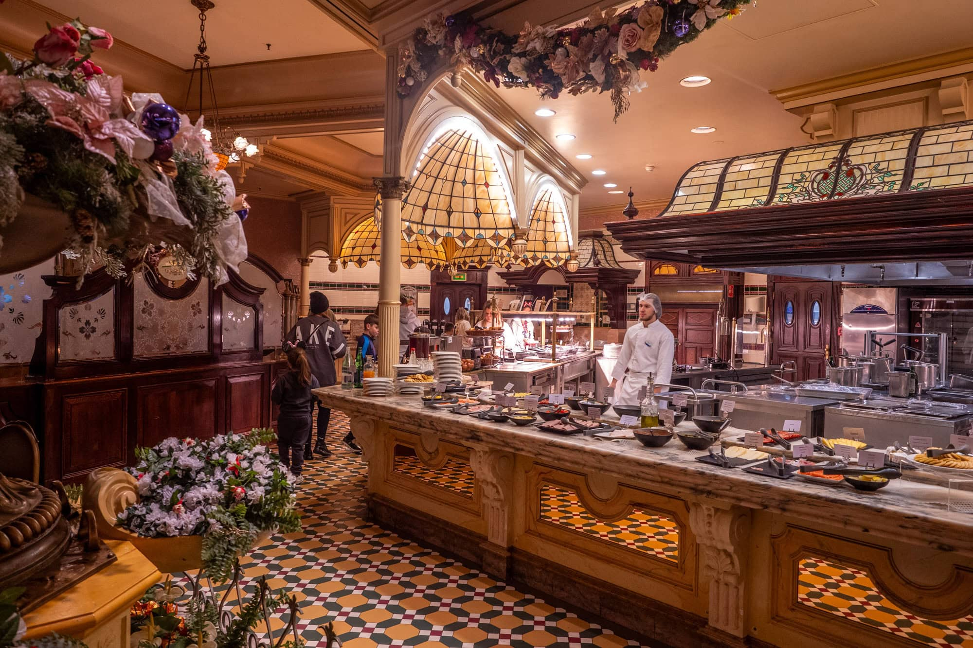 plaza-gardens-buffetrestaurant-disneyland