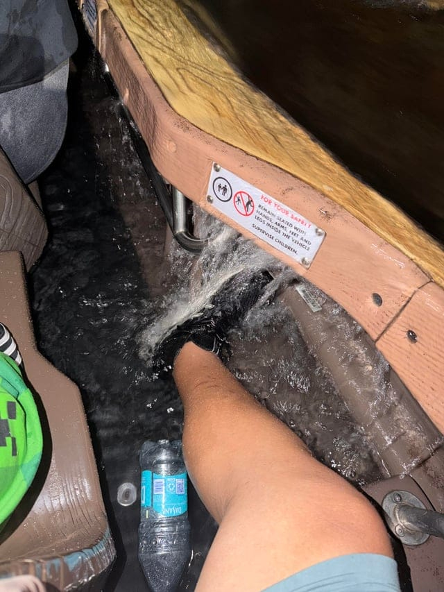 tiana-attractie-bootje-zinkt-disneyland